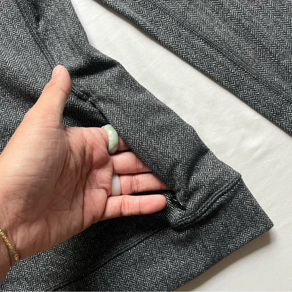 LULULEMON ATHLETICA grey herringbone knit athletic long sleeve‎ sweater top